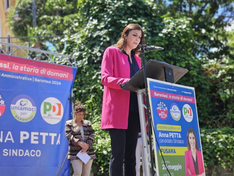 BARONISSI. LA PRIMA DONNA SINDACO: ANNA PETTA VINCE LE ELEZIONI CON IL 68-70% DEI CONSENSI – Agenda Politica