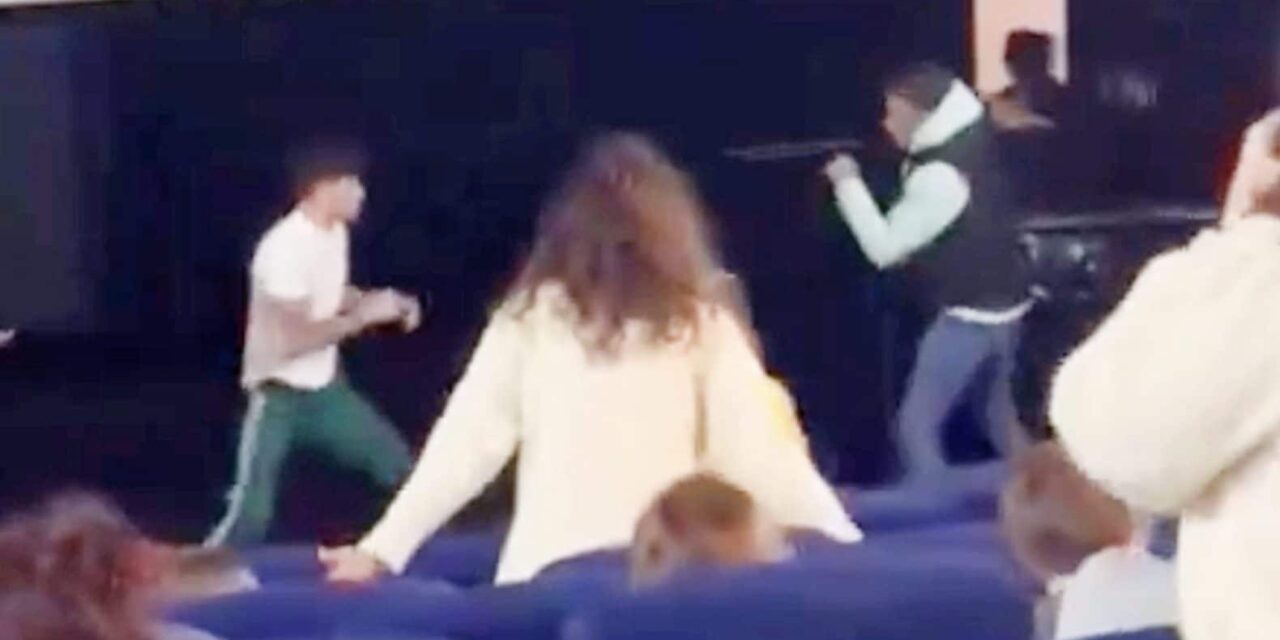 Rissa al cinema, pugile salva una donna dalle violenze del compagno: “Chiedo scusa ma dovevo farlo”