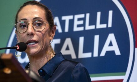 Arianna Meloni sul caso De Luca: «Orgogliosa di mia sorella, la reazione di una donna alla violenza verbale di un bullo»
