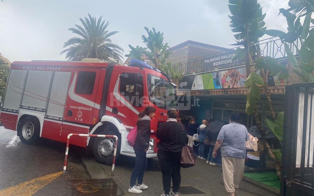 Bordighera, donna delle pulizie intossicata al palazzetto dello sport
